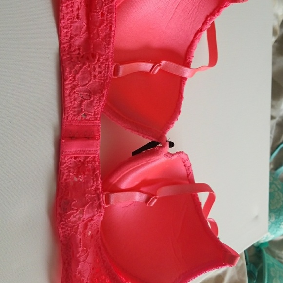 Coral bra - Picture 5 of 5